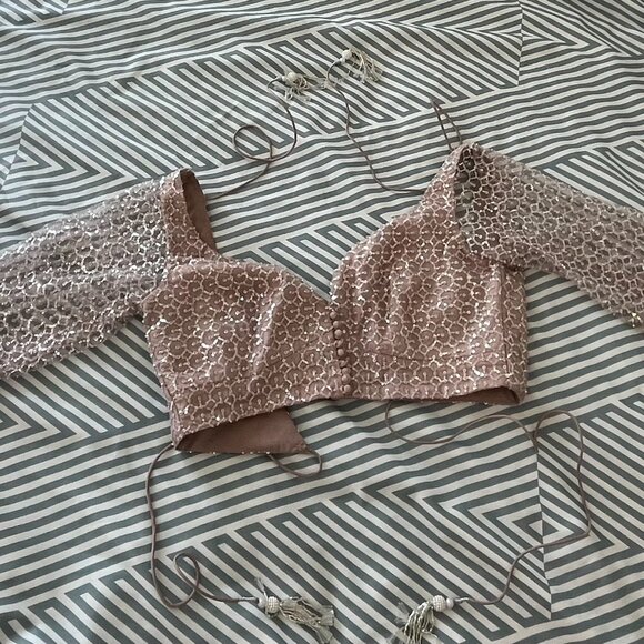 🌸 Pink Embroidered Pre-Draped Saree Set – KALKI Fashion, Size S, Worn once, Per - Picture 3 of 3